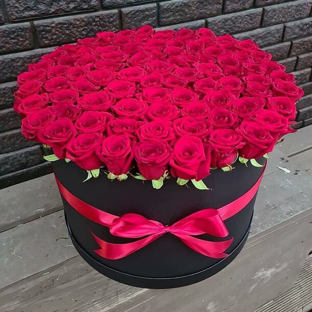 101 роза, артикул F1170655 - 22999 рублей, доставка по городу. Flawery - доставка цветов