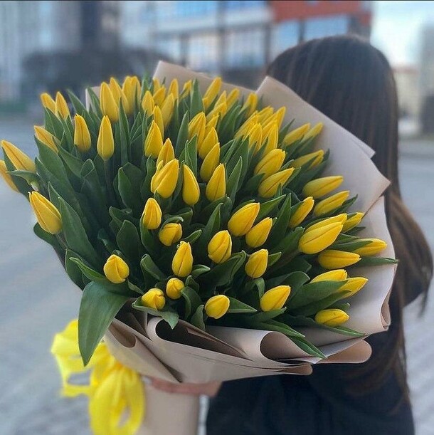 Букет из желтых тюльпанов, артикул F1174214 - 29999 рублей, доставка по городу. Flawery - доставка цветов
