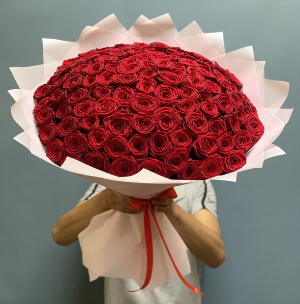 101 роза, артикул F1202845 - 17499 рублей, доставка по городу. Flawery - доставка цветов