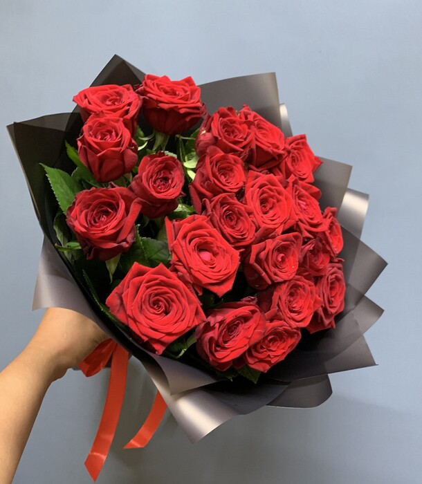 21 роз, артикул F1209022 - 6987 рублей, доставка по городу. Flawery - доставка цветов