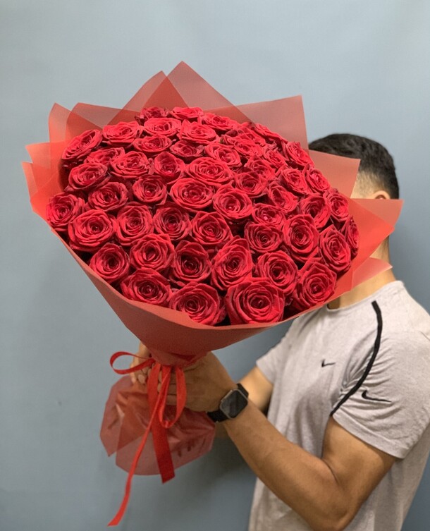 51 красных роз, артикул F1209411 - 9799 рублей, доставка по городу. Flawery - доставка цветов