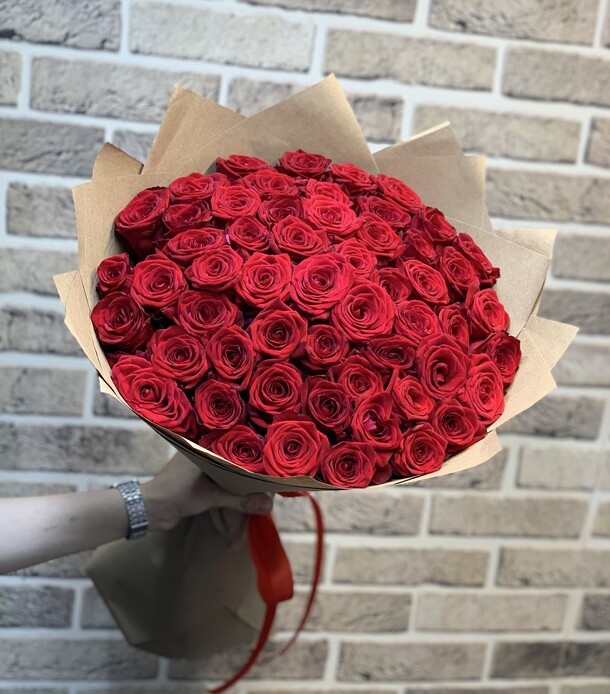 55 роз, артикул F1210755 - 8999 рублей, доставка по городу. Flawery - доставка цветов
