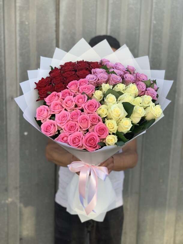 Розы микс, артикул F1213380 - 15499 рублей, доставка по городу. Flawery - доставка цветов