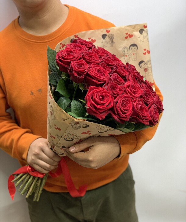 31 роз, артикул F1217648 - 5799 рублей, доставка по городу. Flawery - доставка цветов