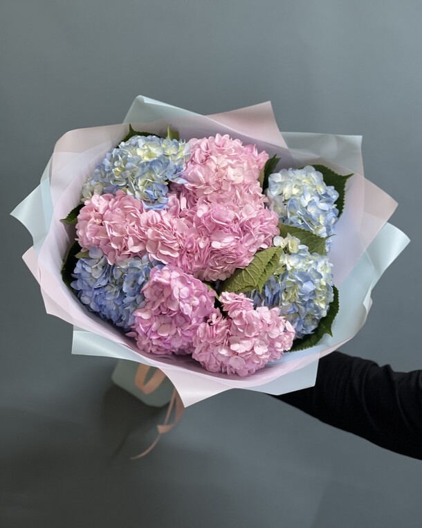 Букет из гортензии, артикул F1219693 - 8586 рублей, доставка по городу. Flawery - доставка цветов