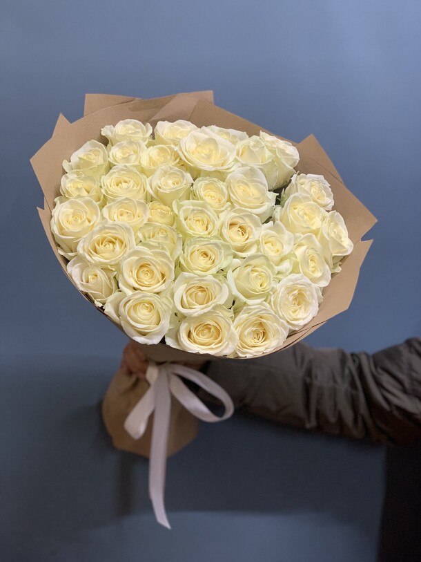 35 роз, артикул F1223616 - 8900 рублей, доставка по городу. Flawery - доставка цветов