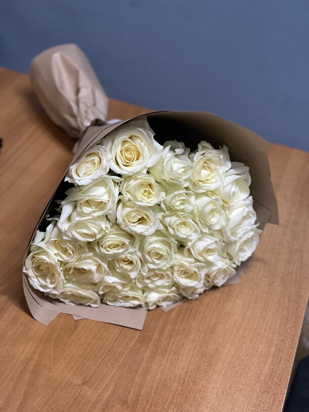 29 белые, артикул F1224375 - 6999 рублей, доставка по городу. Flawery - доставка цветов