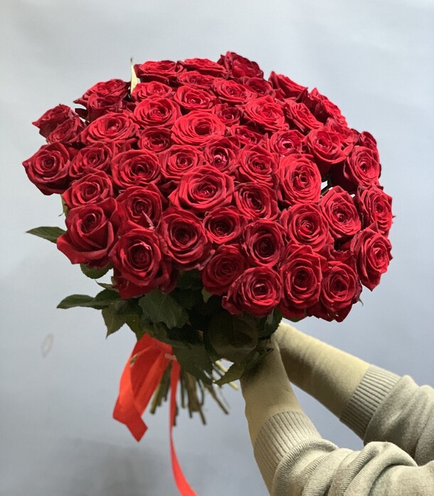 Букет из роз, артикул F1232054 - 8999 рублей, доставка по городу. Flawery - доставка цветов