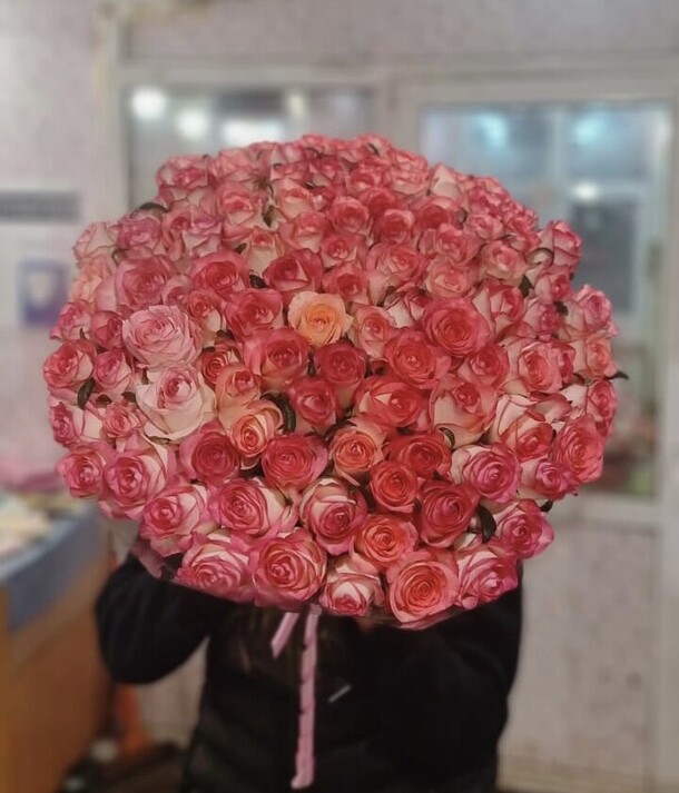 101 роз ( джумилия ), артикул F1240044 - 18599 рублей, доставка по городу. Flawery - доставка цветов