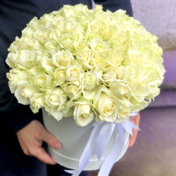 Розы в коробке, артикул F1240433 - 15189 рублей, доставка по городу. Flawery - доставка цветов