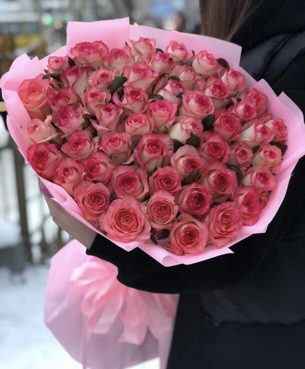 55 роз, артикул F1241854 - 11888 рублей, доставка по городу. Flawery - доставка цветов