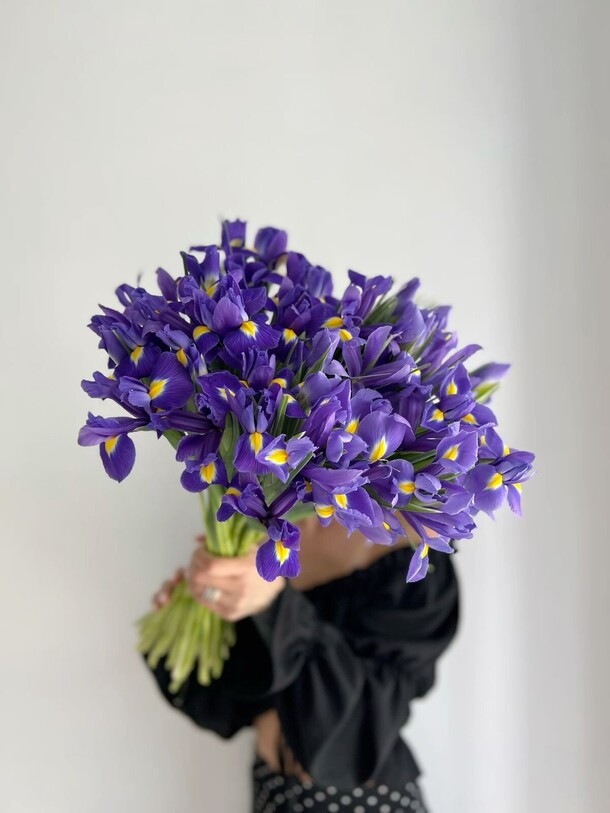 Ирисы, артикул F1241963 - 12889 рублей, доставка по городу. Flawery - доставка цветов