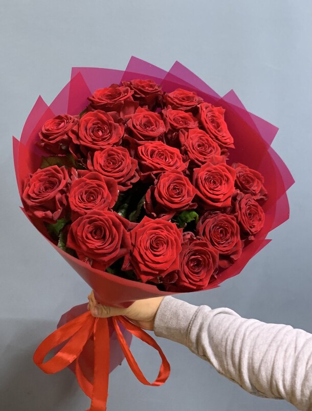 21 роз, артикул F1244952 - 4299 рублей, доставка по городу. Flawery - доставка цветов