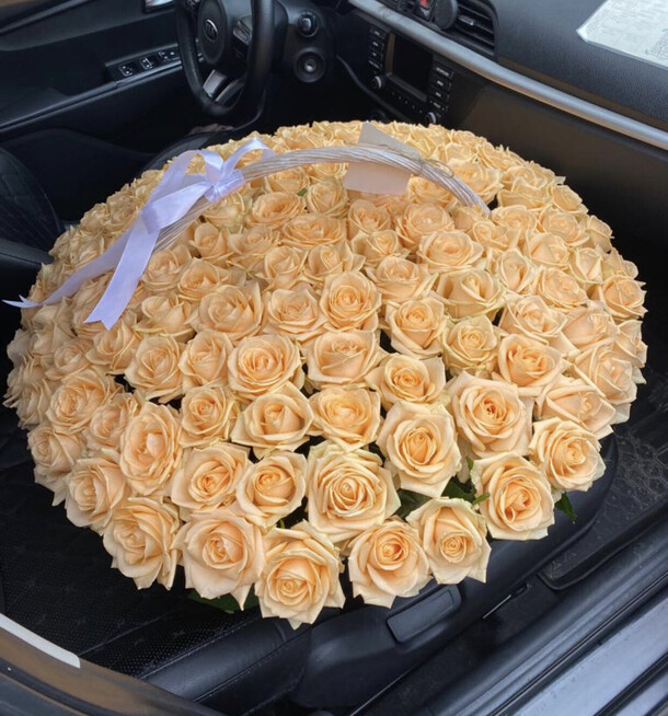 Розы в коробке, артикул F1248818 - 68900 рублей, доставка по городу. Flawery - доставка цветов