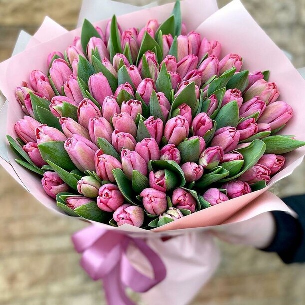 101 тюльпан, артикул F1252137 - 29999 рублей, доставка по городу. Flawery - доставка цветов