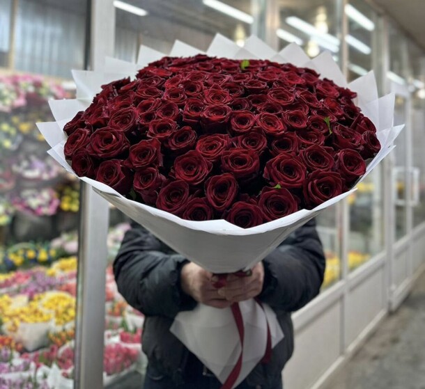 101 роза, артикул F1255783 - 22899 рублей, доставка по городу. Flawery - доставка цветов