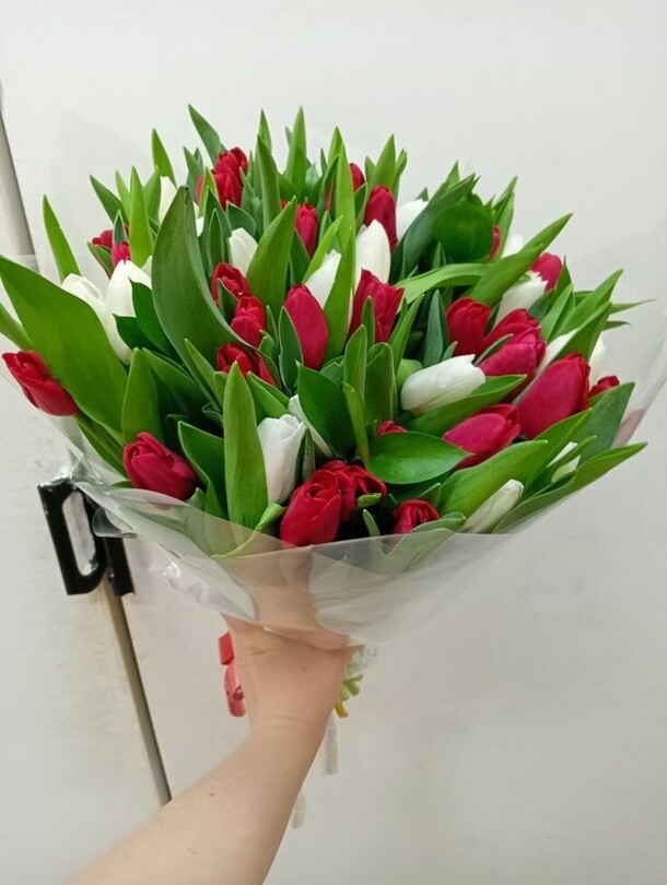 8 марта, артикул F1257927 - 14300 рублей, доставка по городу. Flawery - доставка цветов