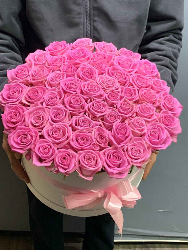 Розы в коробке, артикул F1267472 - 11998 рублей, доставка по городу. Flawery - доставка цветов