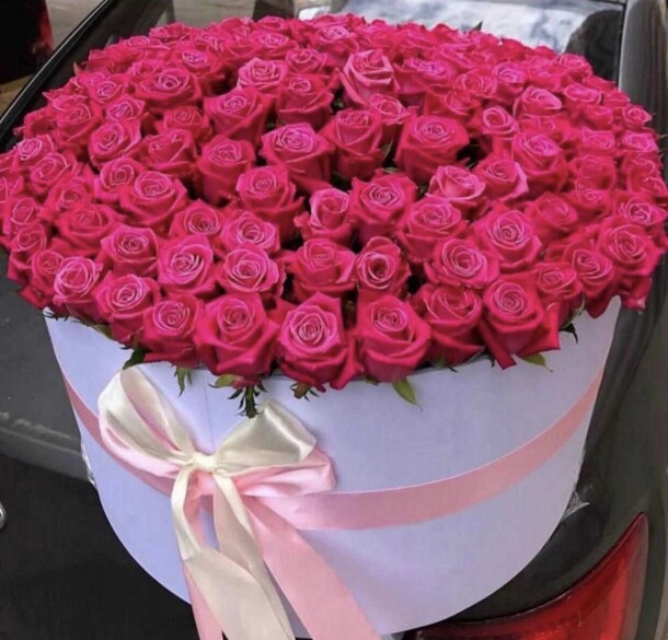 Роза необычная, артикул F1268601 - 24466 рублей, доставка по городу. Flawery - доставка цветов