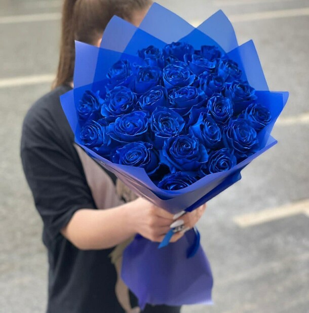 Синие розы, артикул F1270067 - 16499 рублей, доставка по городу. Flawery - доставка цветов