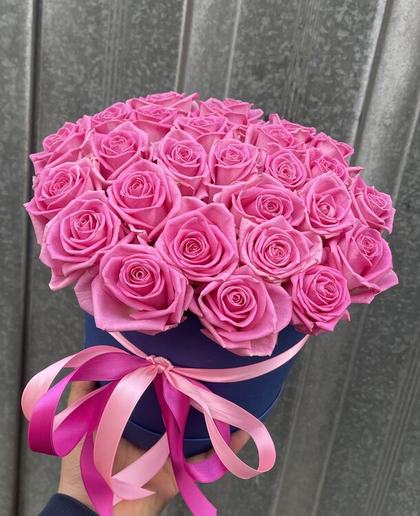 Розы в коробке, артикул F1274856 - 7399 рублей, доставка по городу. Flawery - доставка цветов