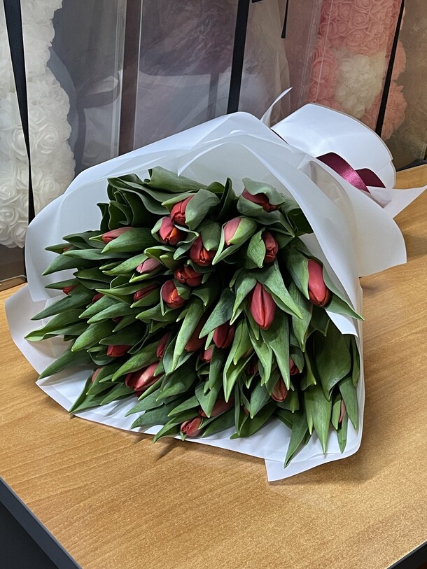 Тюльпан красный, артикул F1274858 - 14599 рублей, доставка по городу. Flawery - доставка цветов