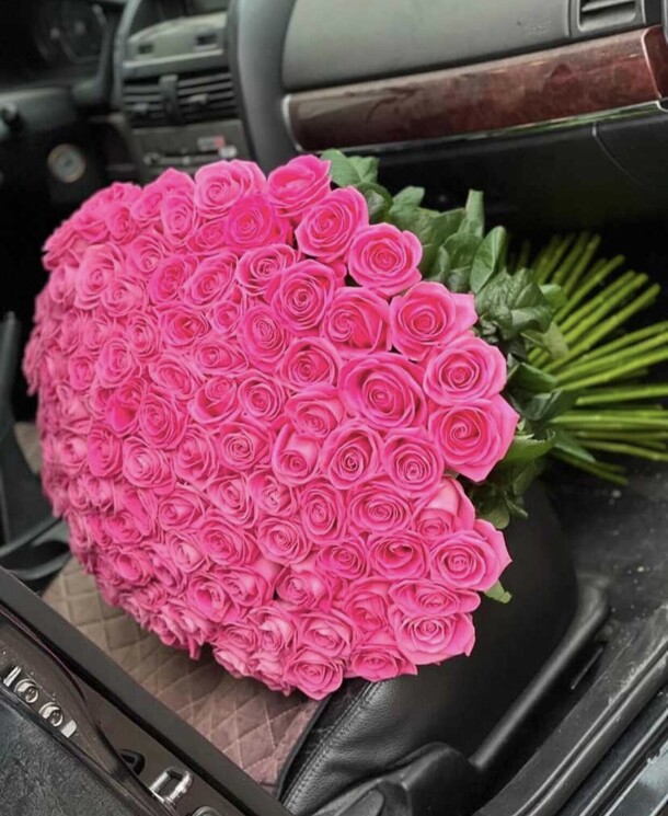 Розы 71, артикул F1277109 - 16998 рублей, доставка по городу. Flawery - доставка цветов