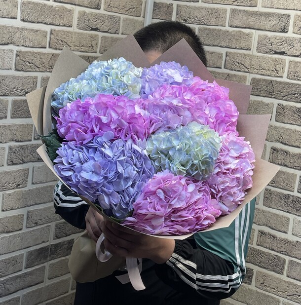 Букет из гортензии, артикул F1278577 - 7857 рублей, доставка по городу. Flawery - доставка цветов
