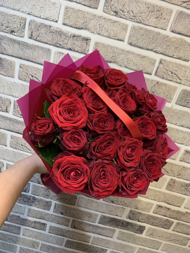 21 роз, артикул F1278795 - 4299 рублей, доставка по городу. Flawery - доставка цветов