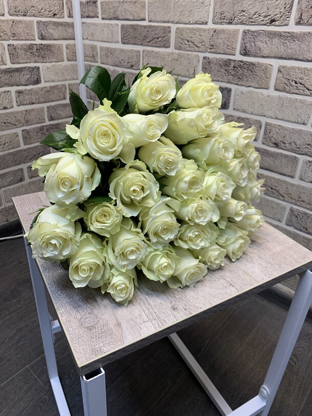 Белые розы 29, артикул F1282320 - 8500 рублей, доставка по городу. Flawery - доставка цветов