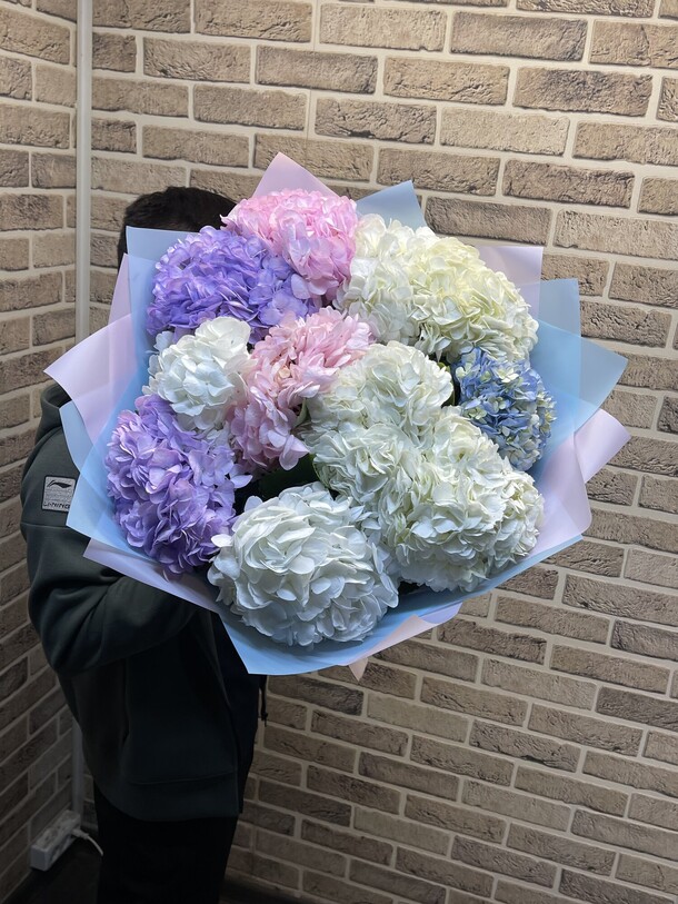 Гортензия микс 11, артикул F1282435 - 8360 рублей, доставка по городу. Flawery - доставка цветов