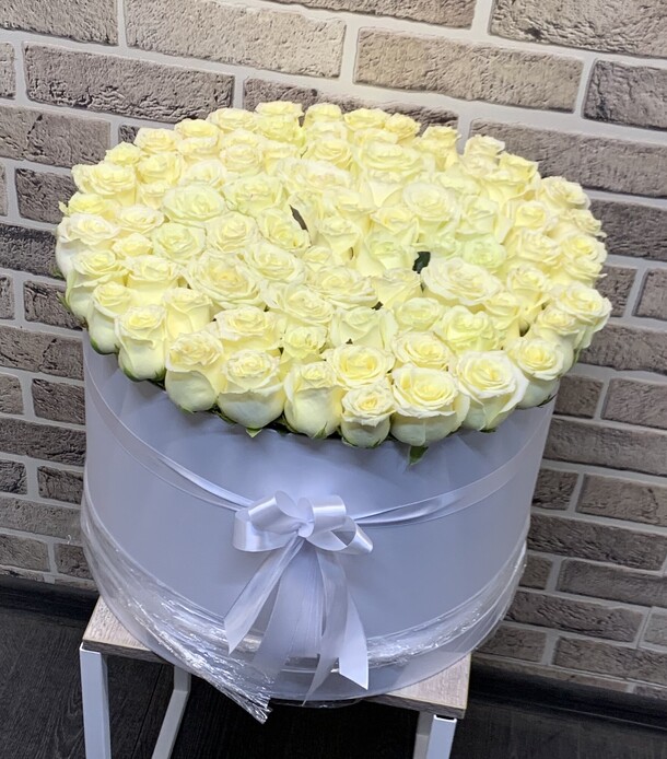 101 роза белые, артикул F1287574 - 28380 рублей, доставка по городу. Flawery - доставка цветов