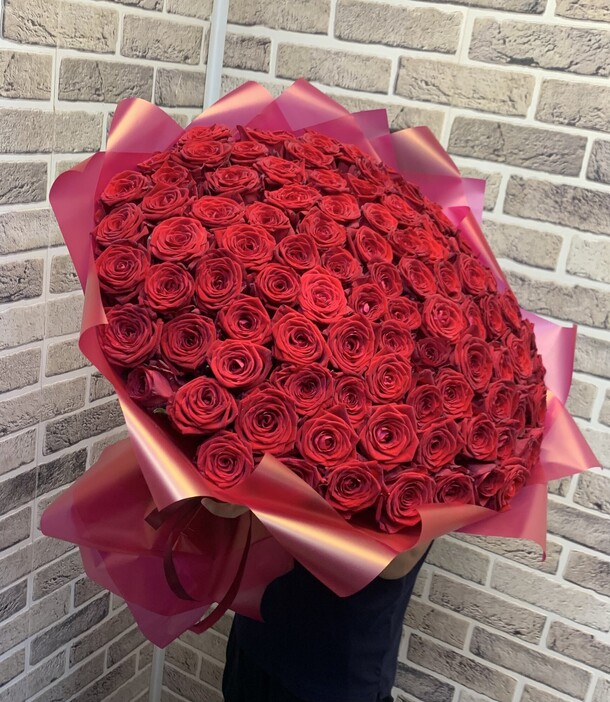 101 красная роза, артикул F1289086 - 23800 рублей, доставка по городу. Flawery - доставка цветов