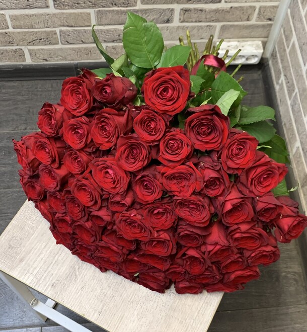 Красная роза 61, артикул F1289505 - 11699 рублей, доставка по городу. Flawery - доставка цветов