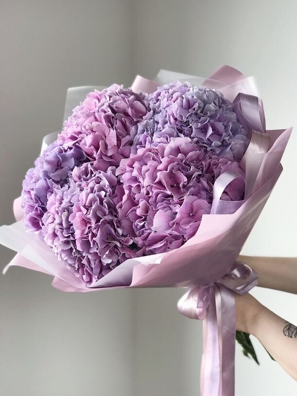 Гортензия лаванда, артикул F1301133 - 4705 рублей, доставка по городу. Flawery - доставка цветов