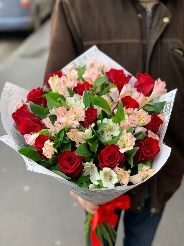 Альстромерия s, артикул F1301829 - 4100 рублей, доставка по городу. Flawery - доставка цветов