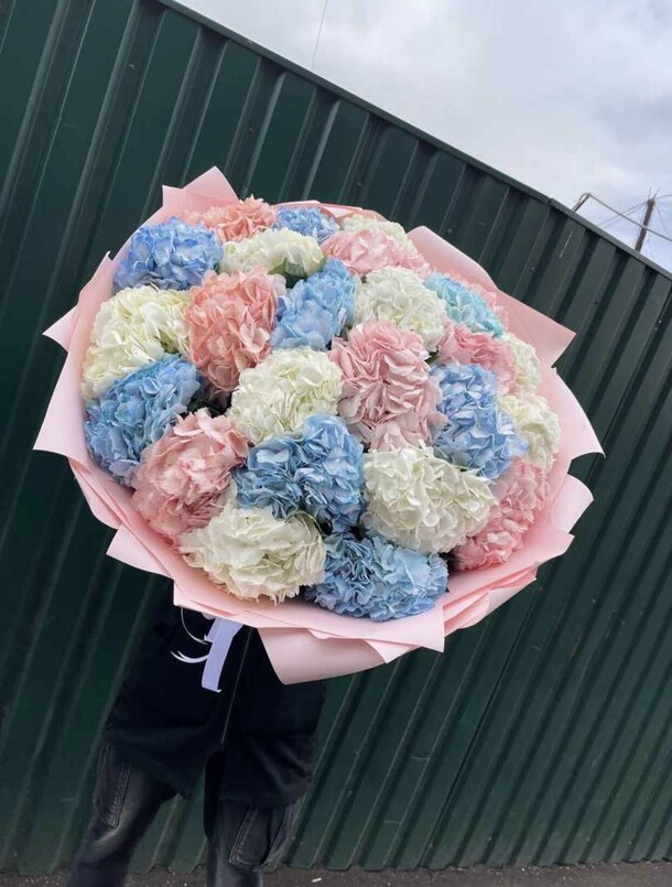 Букет из гортензии, артикул F1307035 - 23777 рублей, доставка по городу. Flawery - доставка цветов