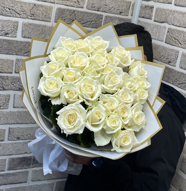 Белая роза 31, артикул F1334233 - 7500 рублей, доставка по городу. Flawery - доставка цветов