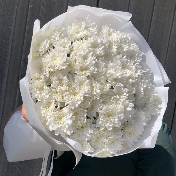 Хризантема белая балтика, артикул F1411054 - 4599 рублей, доставка по городу. Flawery - доставка цветов