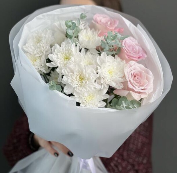 Букет "нежные моменты" на 1 сентября, артикул F1245485 - 3850 рублей, доставка по городу. Flawery - доставка цветов