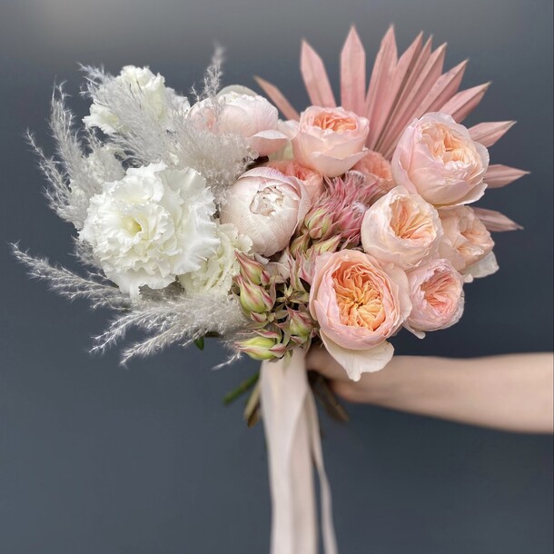 Букет невесты нежность, артикул F1067540 - 10680 рублей, доставка по городу. Flawery - доставка цветов