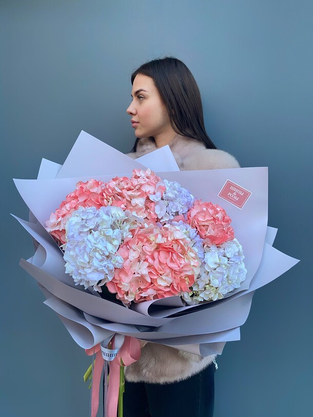 Пышные гортензии, артикул F1164371 - 6400 рублей, доставка по городу. Flawery - доставка цветов