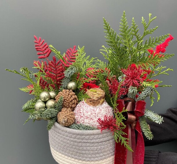 Рождественская композиция, артикул F1237301 - 6825 рублей, доставка по городу. Flawery - доставка цветов