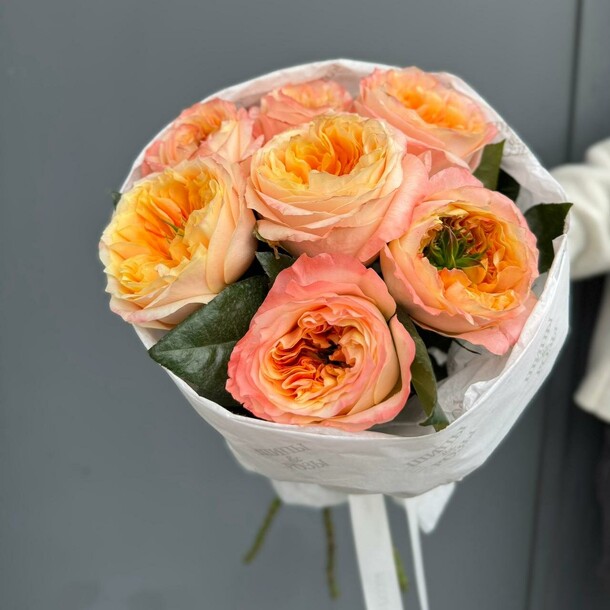 Монобукет из 7 пионовидных роз, артикул F1491417 - 3700 рублей, доставка по городу. Flawery - доставка цветов