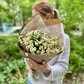 Букет-комплимент со свежими кустовой ромашкой