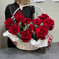 Французские розы в корзине