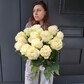 Букет белых роз в плайм пакете 15 штук
