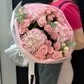 Букет с кустовыми розами и гортензией