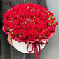 Кустовая роза красная в коробке