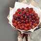 Букет из отборных ягод клубники голубики малины